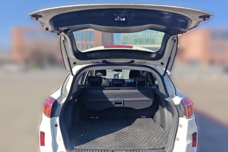 Used Bestune X80 2015 2.0L automatic luxury version
