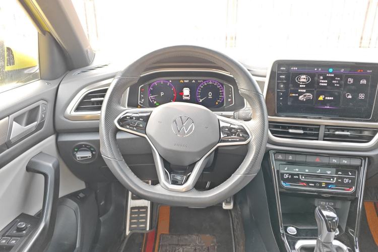 Used Volkswagen T-ROC 2023 300TSI DSG Two-Wheel Drive Starlight Edition
