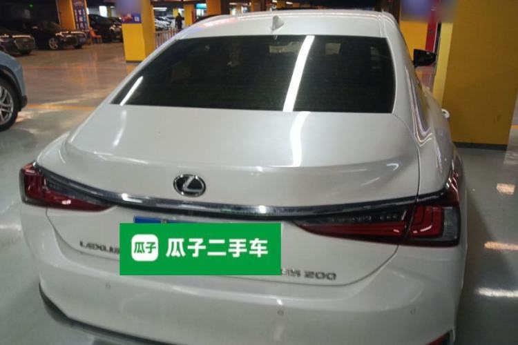 Used Lexus ES 2020 200 Excellence Edition Rear