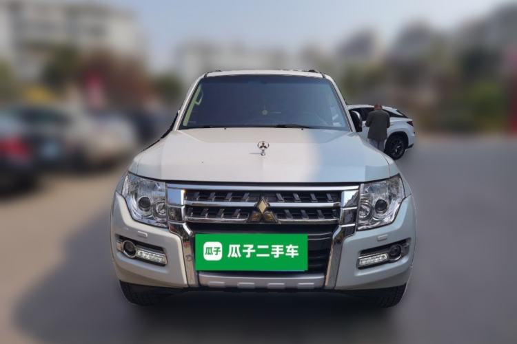 Used Mitsubishi Pajero 