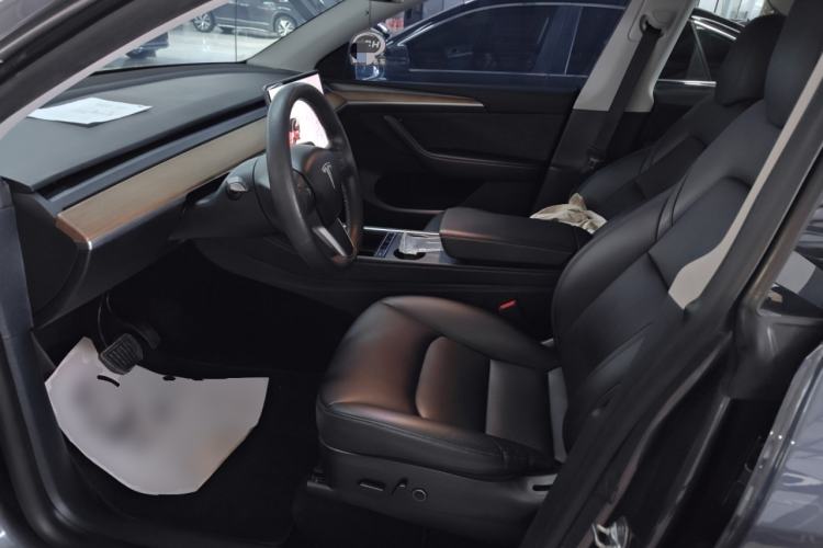 Used Tesla Model Y 2021 Long-Range All-Wheel-Drive Version
