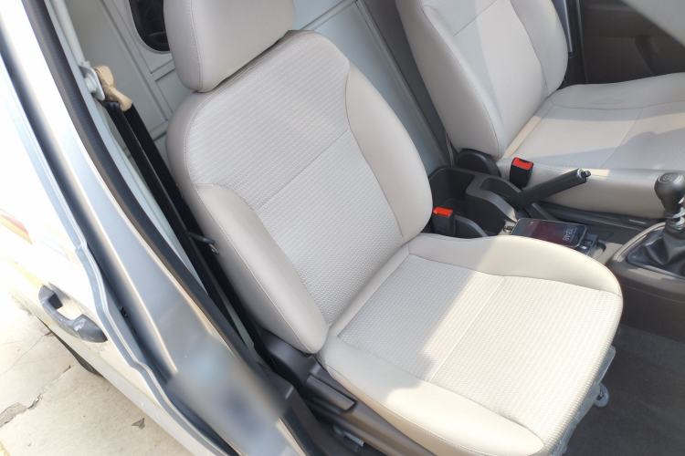 Used Wuling Hongguang V 2022 1.5L Jingqu Edition Enclosed-Window Vehicle with Electric Power Steering LAR
