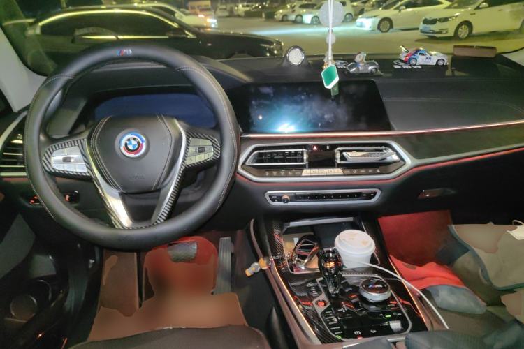 Used BMW X7 2021 xDrive40i Luxury Package with Leading Features