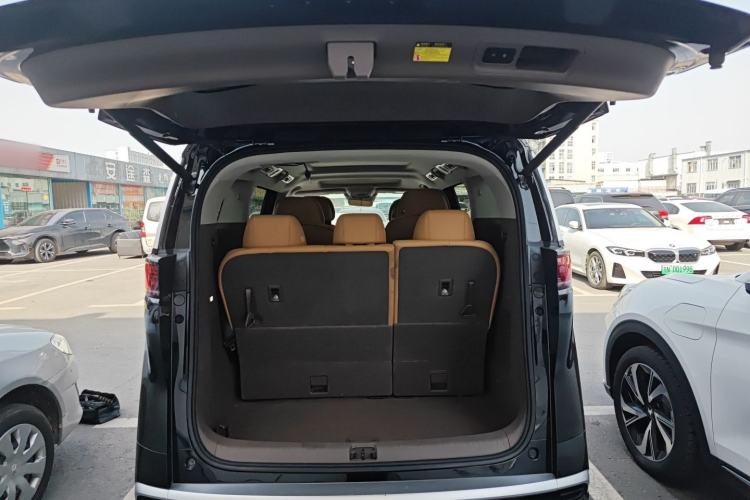 Used Denza D9 2022 DM-i 970 Four-Wheel Drive Flagship Model Trunk