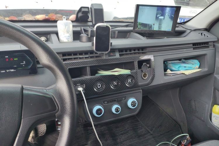 Used Farizon Xingxiang V 2023 V6E PLUS Ningde Times 41.86kWh 2nd-Generation Battery Pack – Value Edition Audio And AC Panel