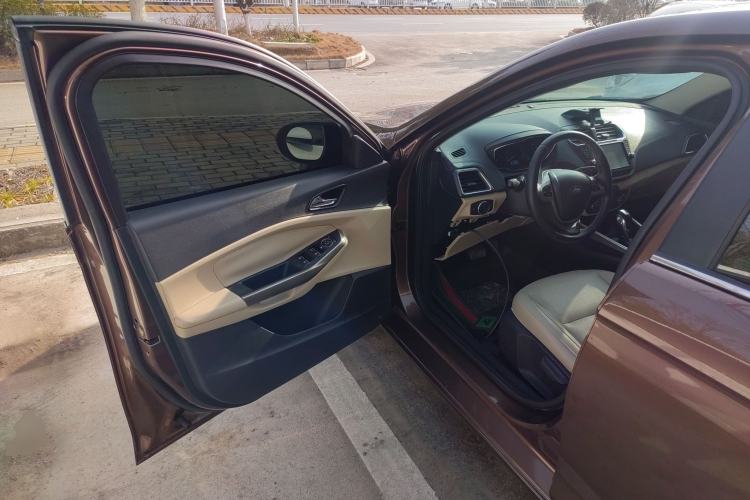 Used Ford Escort 2015 1.5L Automatic Fashion Model
