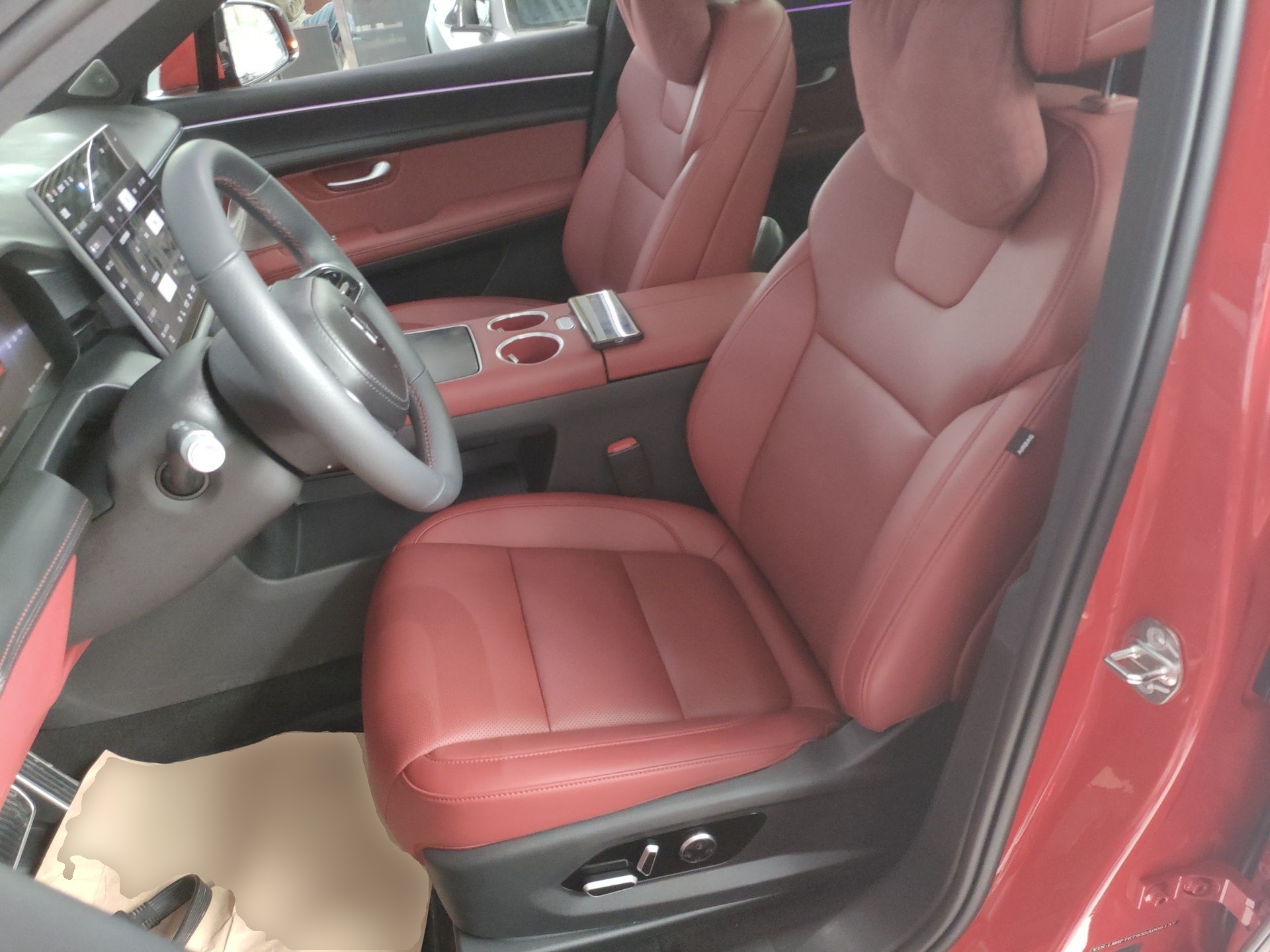 Переднее сиденье в автомобиле