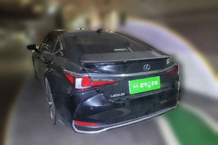 Used Lexus ES 2018 300h Premier Edition China V Standard
