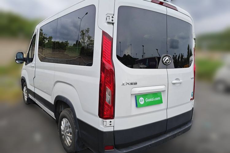 Used SAIC MAXUS Xintu V90 2024 ZhiJie 2.0T Automatic Front-Wheel-Drive Short Wheelbase Mid-Height Design with Single Rear Tire—5/6 Seater