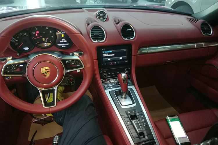 Used Porsche 718 2022 Boxster 2.0T Center Console
