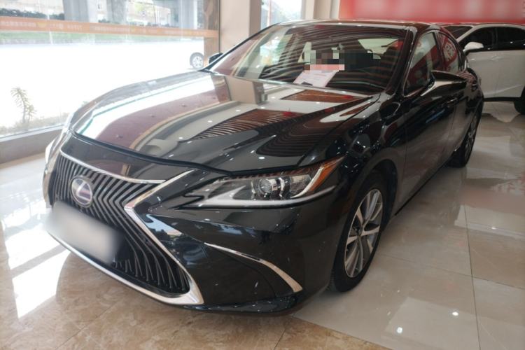 Used Lexus ES 2020 300h Premier Edition
