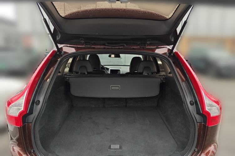 Used Volvo XC60 2015 T5 Smart Upgrade Model Trunk