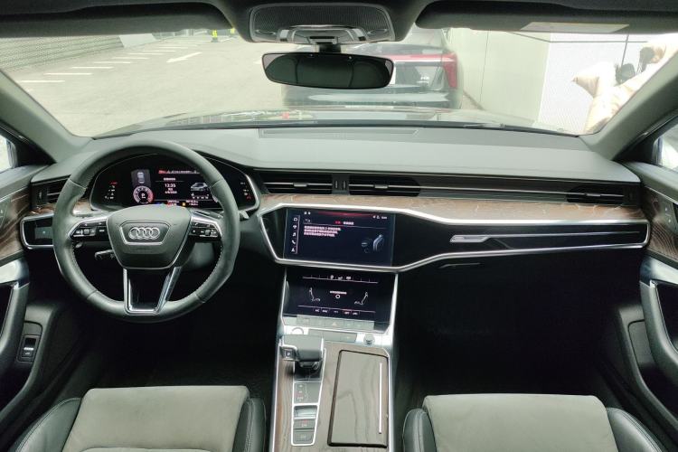 Used Audi A6L 2019 40 TFSI Luxury Dynamic Model Center Console