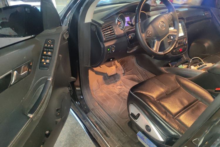 Used Mercedes-Benz R-Class 2017 R 320 4MATIC Business Edition Prestige Model