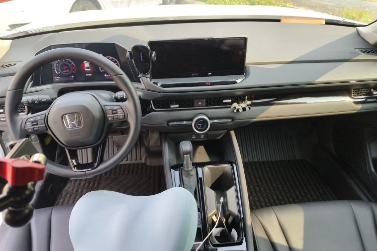 Used Honda Inspire 2025 260TURBO Elite Edition Center Console