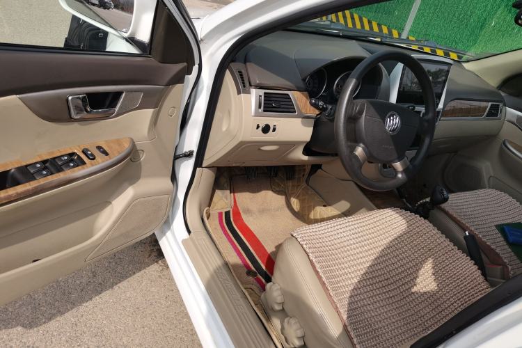 Used Buick Excelle 2015 1.5L Manual Classic Trim
