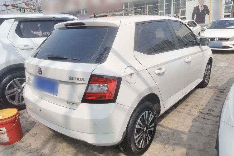 Used Skoda Fabia 2015 1.4L Automatic Front-Drive Model
