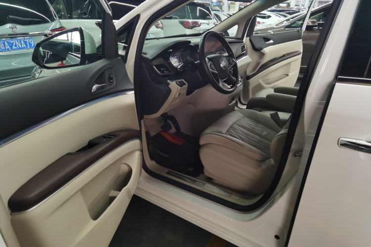 Used Buick GL8 2021 Land Cruiser Executive 652T Premium Model Driver Seat