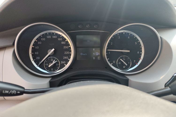 Used Mercedes-Benz R-Class 2014 R 400 4MATIC Business Model
