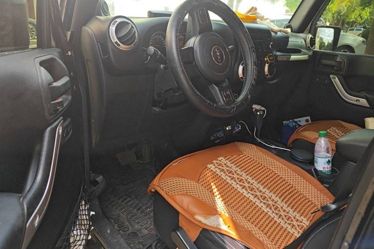 Used Jeep Wrangler 2014 3.0L Sahara Four-Door Edition
