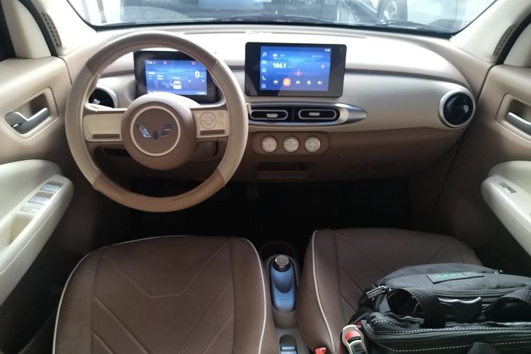 Used Wuling Hongguang MINIEV 2025 Four-Door Version Premium Edition Interior 1