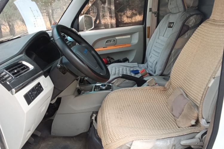 Used Sunlong DST 5 2021 All-Electric Van with 41.86 kWh Left Front Seat