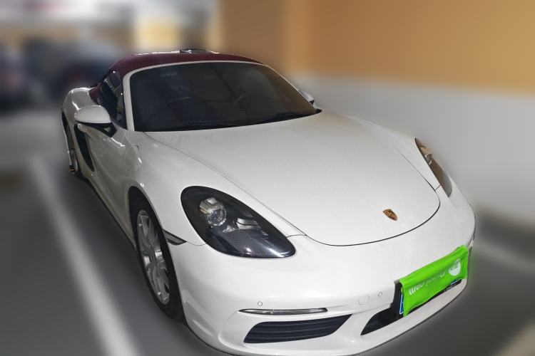 Used Porsche 718 2020 Boxster 2.0T Front Right 45 Deg