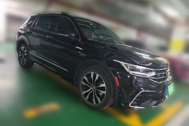 Used Volkswagen Tiguan L 2025 Model Outstanding Version 330TSI Automatic Two-Wheel Drive R-Line Longyao Edition Front Right 45 Deg