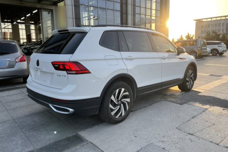 Used Volkswagen Tiguan L 2022 330TSI Automatic Two-Wheel Drive Comfort Edition Exterior 4