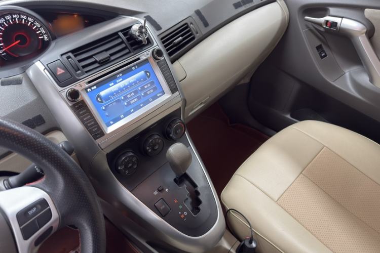 Used Toyota Verso 2015 180E CVT Crossover Edition