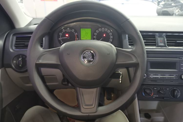 Used Skoda Rapid 2016 1.6L Manual Trend Edition
