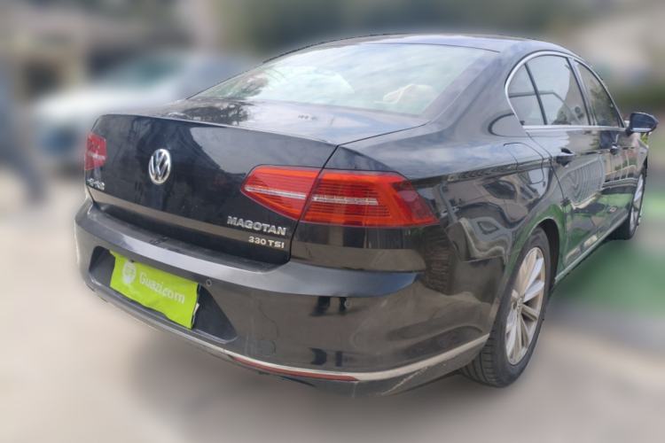 Used Volkswagen Magotan 2017 330TSI DSG Luxury Model Rear Right 45 Deg