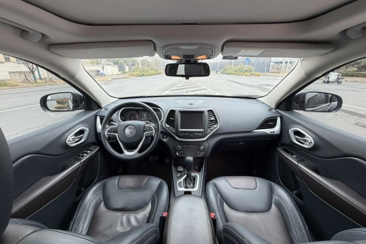 Used Jeep Cherokee 2016 2.4L Professional Edition