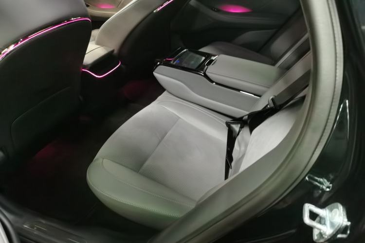 Used VOYAH PASSION 2024 PHEV Four-Wheel Drive Ultra-Long Range Flagship Model
