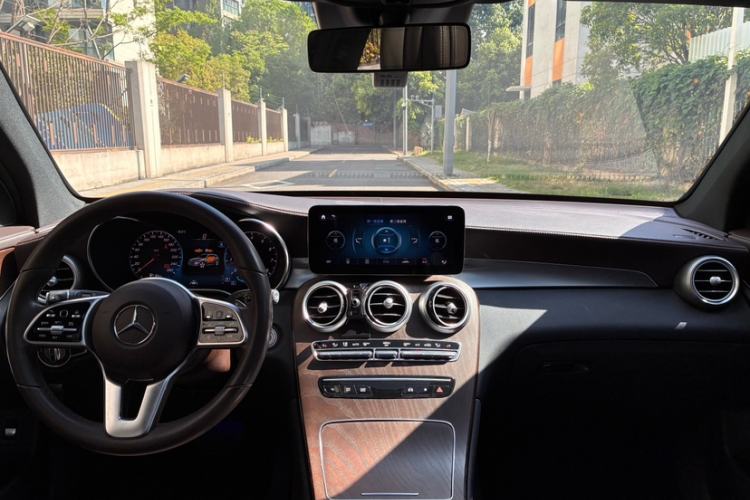 Used Mercedes-Benz GLC 2022 GLC 300 L 4MATIC Dynamic Edition Prestige Model Interior 2