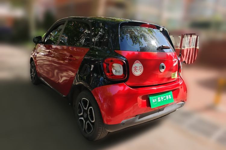 Used smart forfour 2016 0.9T 66 kW Pioneer Edition Rear Left 45 Deg