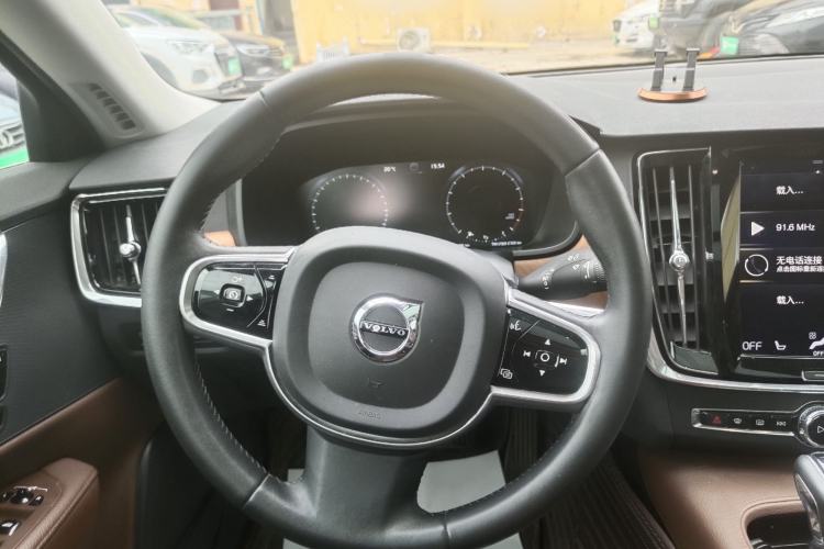 Used Volvo S90 2017 T5 Smart Luxury Edition Steering Wheel