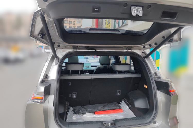 Used Hycan Z03 2022 510 km Range Trendy Cool Version 135 kW 63.98 kWh Trunk