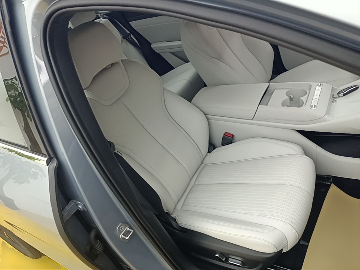 BYD Qin MAX 2026 Model DM-i 230KM Superior Edition — снимка 19