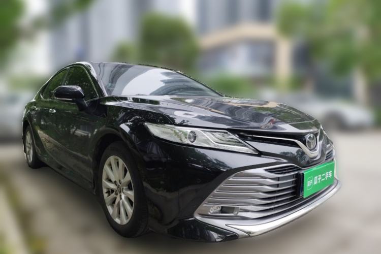 Used Toyota Camry 2018 2.0G Luxury Edition Front Right 45 Deg