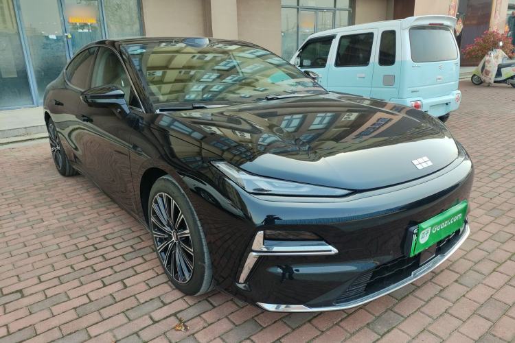 Used Geely Galaxy 8 2025 130km EM-P Starship Edition
