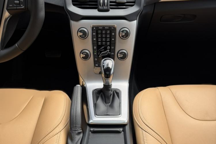 Used Volvo V40 2018 T3 Zhiya Edition