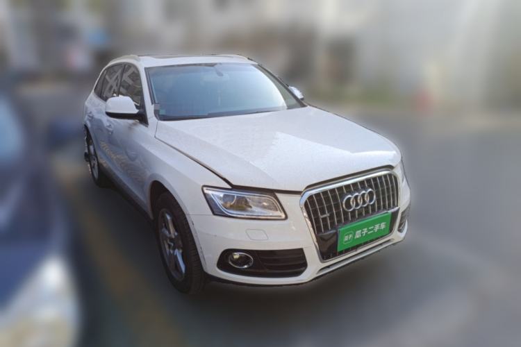 Used Audi Q5 2017 Plus 40 TFSI Technology Model Front Right 45 Deg