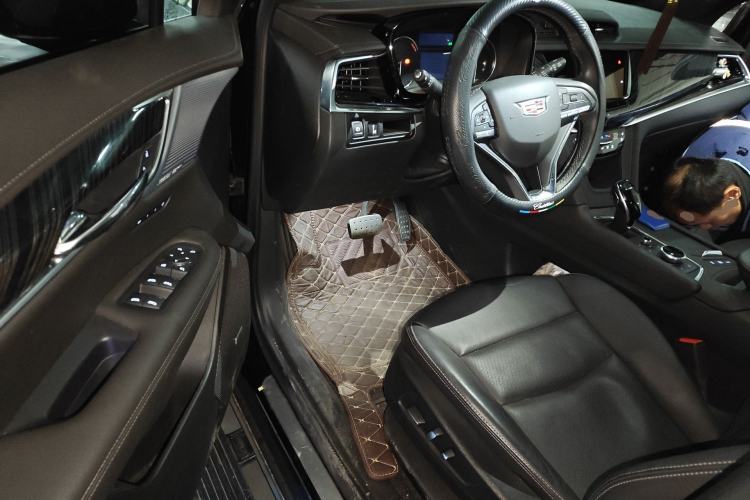 Used Cadillac XT6 2022 2.0T Six-Seater Four-Wheel-Drive Luxury Standard Edition
