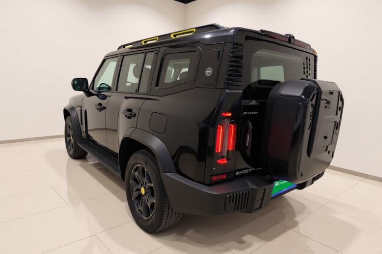 Used JETOUR Traveler 2023 2.0T All-Wheel-Drive CrossPRO Exterior 2