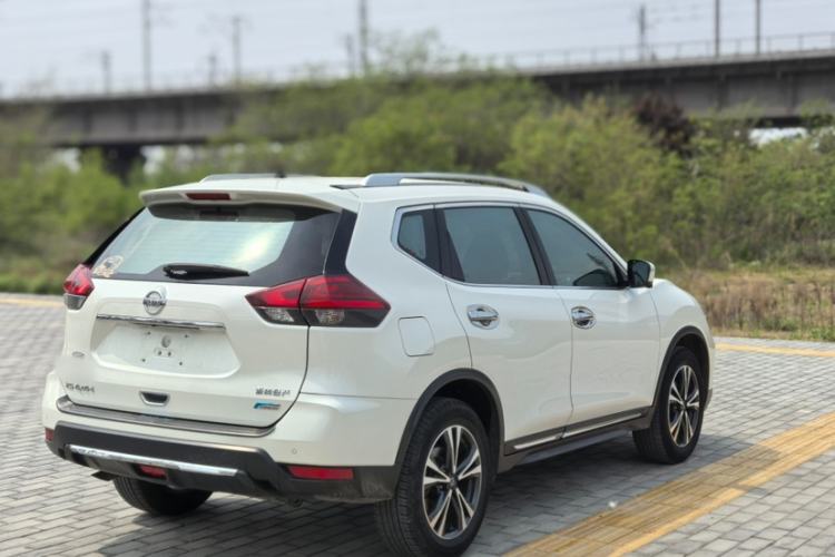 Used Nissan X-Trail 2017 2.5L CVT Luxury Edition 4WD
