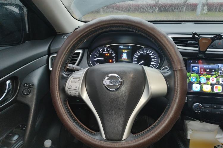 Used Nissan X-Trail 2015 2.0L CVT Comfort MAX Edition 2WD Steering Wheel