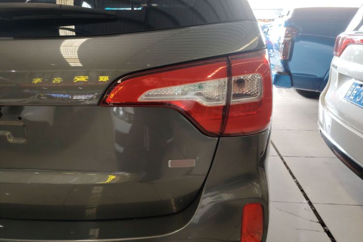 Used Kia Sorento 2013 2.4L 7-Seater Gasoline Luxury Version China IV Standard
