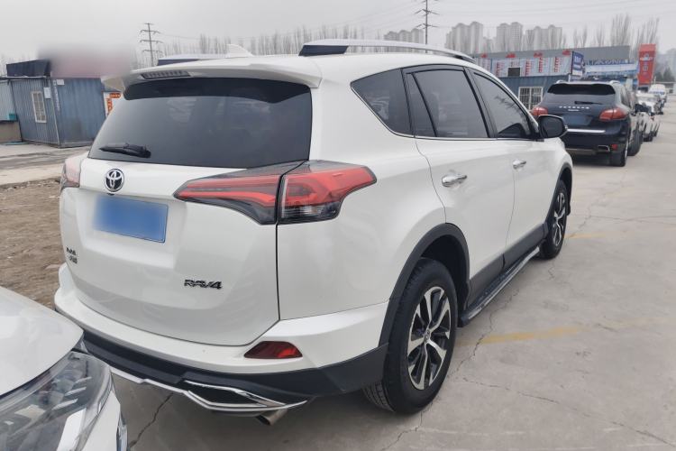 Used Toyota RAV4 2018 2.0L CVT Two-Wheel Drive Fashion X Edition