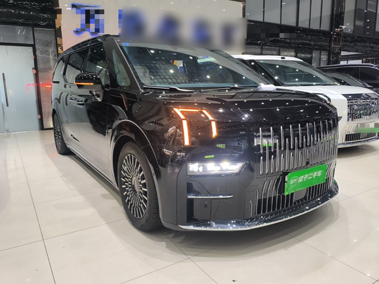 Zeekr 009 2024 7-Seater Walk-Through Version Four-Wheel Drive 108 kWh — снимка 3